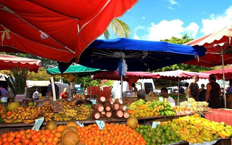 Rhum arrangé : origines, traditions et savoir-faire réunionnais à travers les siècles - Rhum Mamzel